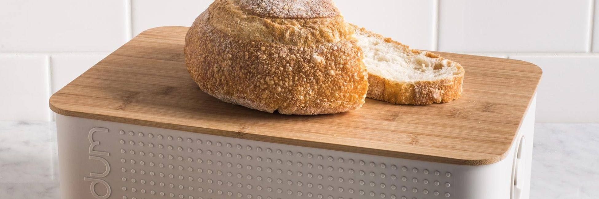 Как правильно выбрать хлебницу: 5 вариантов для хранения свежей выпечки