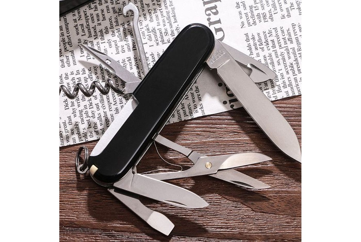 Многофункциональный нож VICTORINOX HUNTSMAN, 91 мм, 15 предметов, черный, блистер (Vx13713.3B1) thumb 6